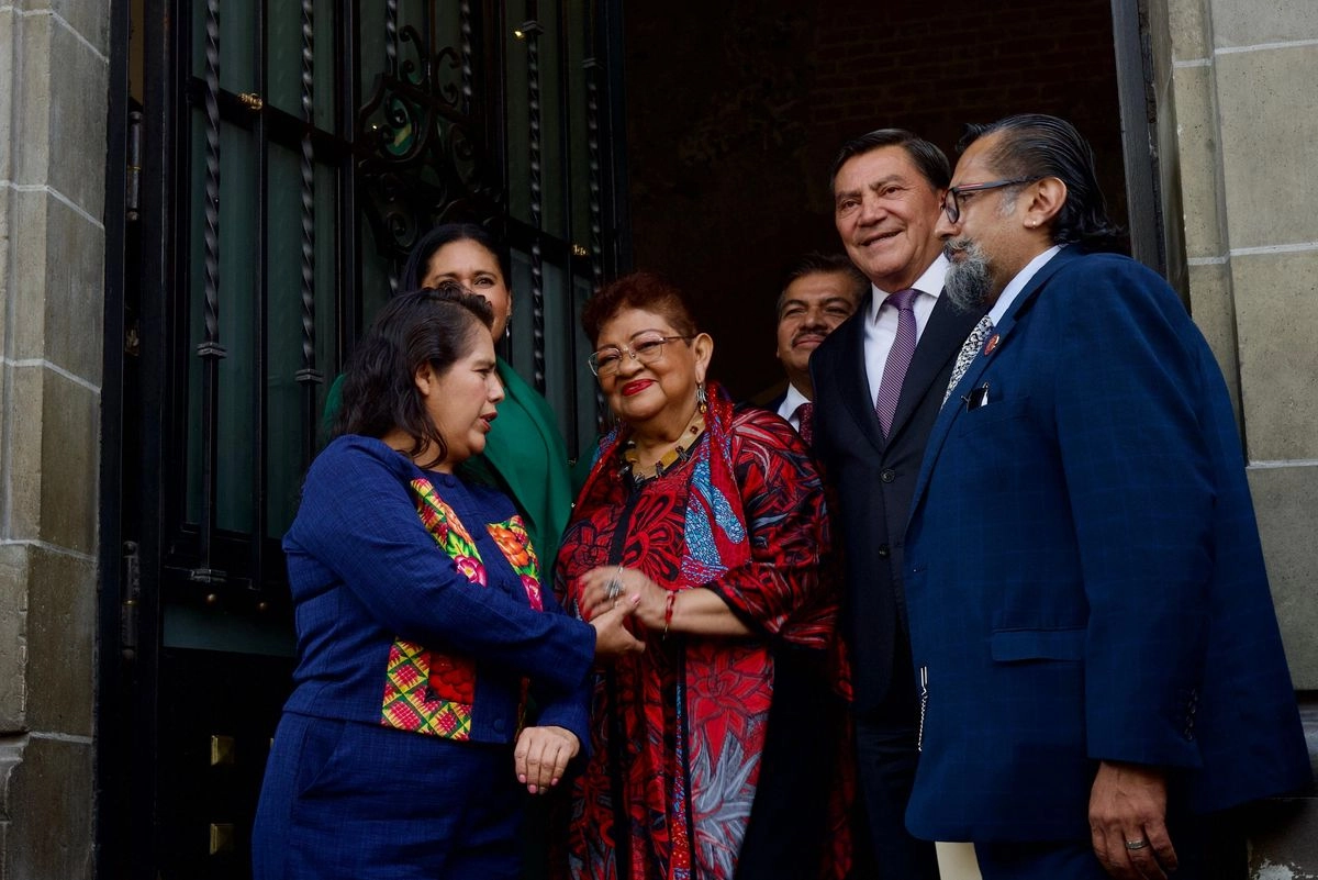 La consejera jurídica de Presidencia, Ernestina Godoy, a su llegada a la plenaria de Morena, en la sede antigua del Senado en Xicotencatl, en la Ciudad de México, el 28 de agosto de 2025. Foto 