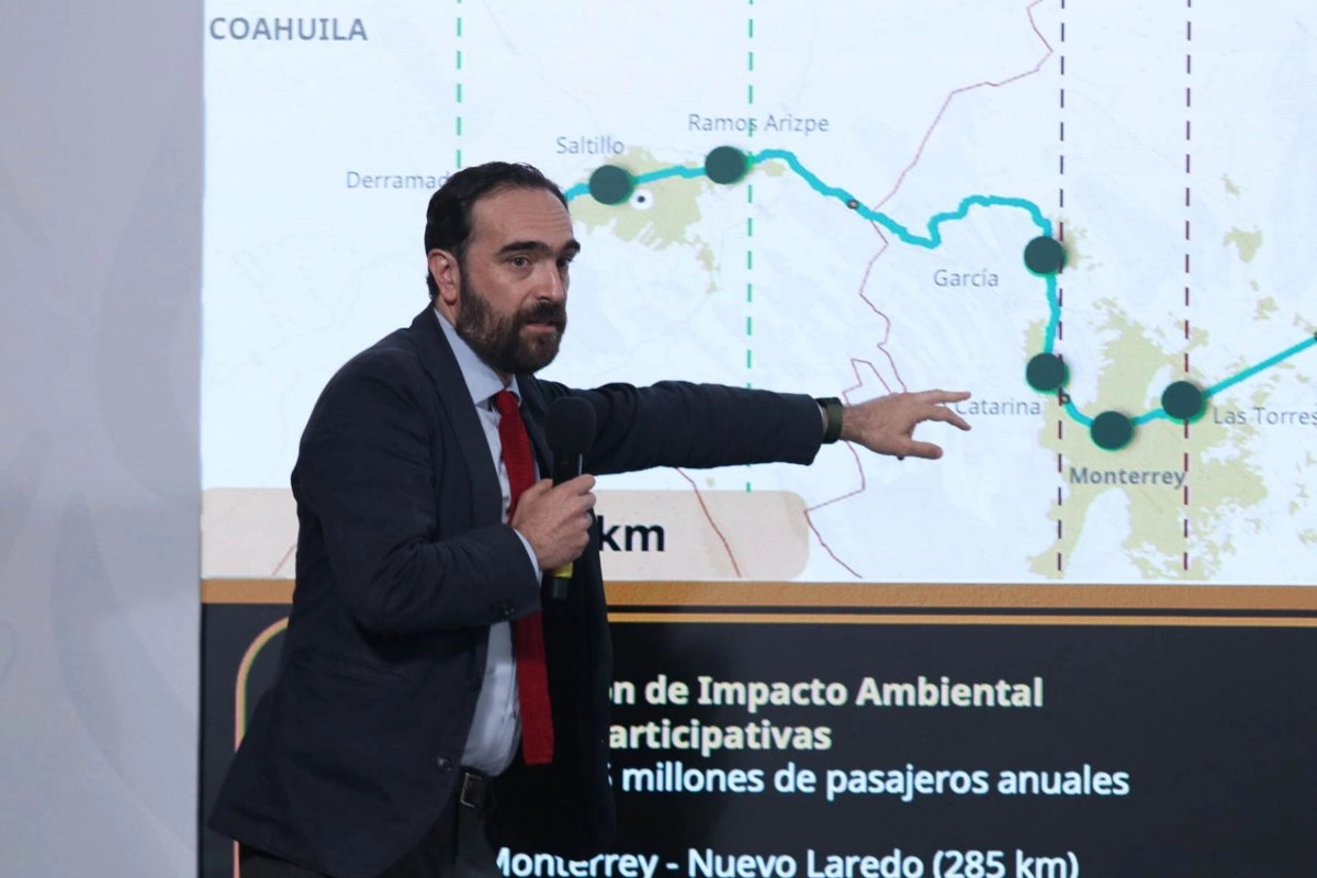 Andrés Lajous Loaeza, director general de la Agencia Reguladora de Transporte Ferroviario, durante su participación en la conferencia presidencial de este miércoles. 