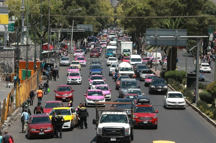Repunte del tráfico de vehículos en Fray Servando Teresa de Mier, en la Ciudad de México, el 13 de junio de 2020. Foto María Luisa Severiano
