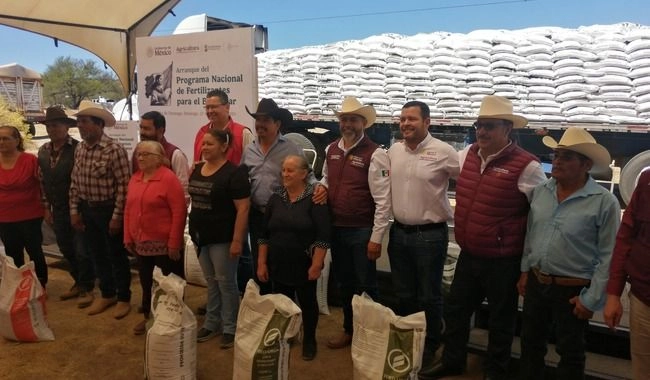 El programa tiene como objetivo contribuir a la producción de cultivos prioritarios mediante la entrega de fertilizantes