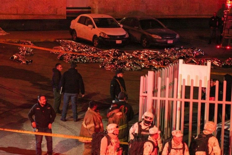 La madrugada del 28 de marzo se registró un incendio dentro de las instalaciones de la estación migratoria del Instituto Nacional de Migración, en Ciudad Juárez, que dejó un saldo de 40 migrantes muertos de diversas nacionalidades. Foto Cuartoscuro / Archivo 