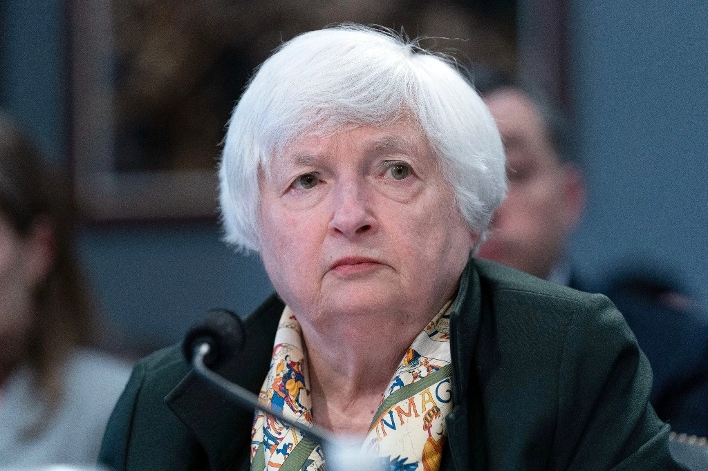 La secretaria del Tesoro, Janet Yellen, que preside una reunión a puerta cerrada, convoca a un grupo mucho más amplio de reguladores, incluidos los jefes de la Oficina del Contralor de la Moneda, las asociaciones federales de ahorro, así como de la SEC, la Administración Nacional de Cooperativas de Crédito y otras agencias. Foto Ap