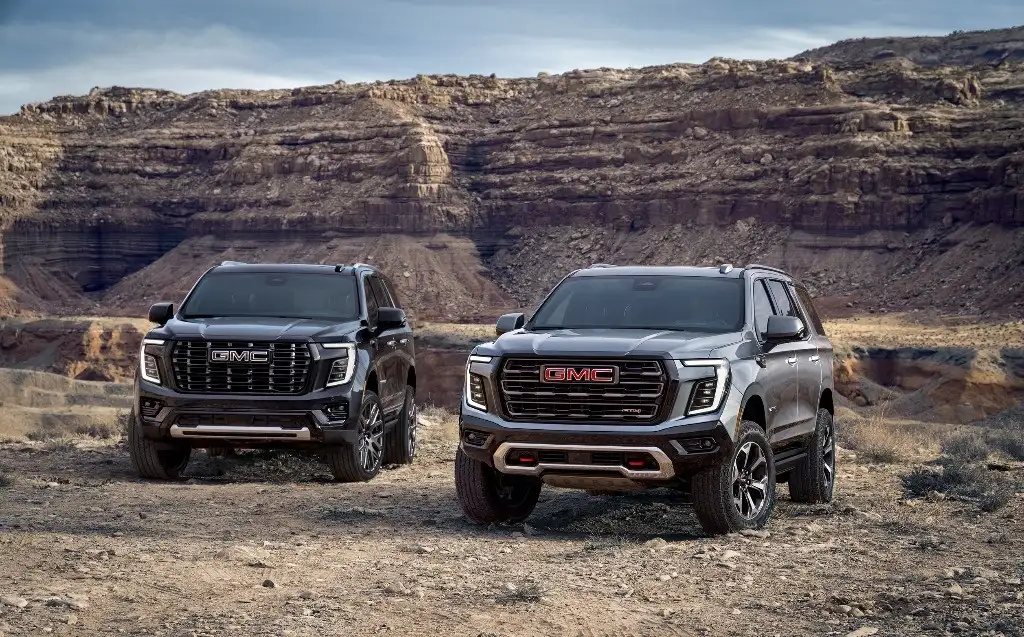 Yukon 2025 es un representante de la evolución de GMC al presentarse con una apariencia modernizada y agresiva, además de mayor lujo en la versión Denali, y aventura para AT4. Foto cortesía GMC