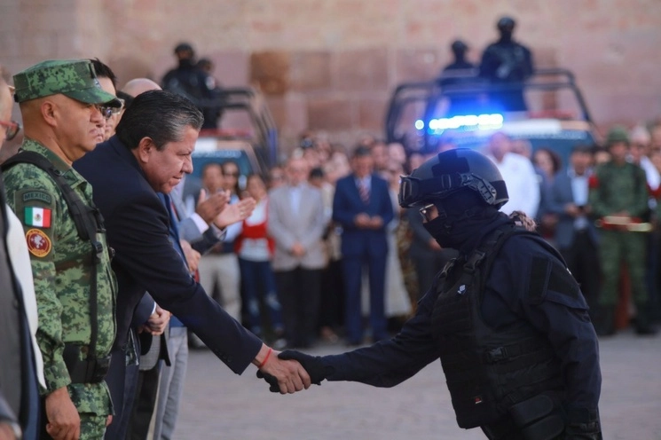 El gobierno de Zacatecas entregó 58 patrullas a integrantes de corporaciones de seguridad pública locales. Foto @DavidMonrealA
