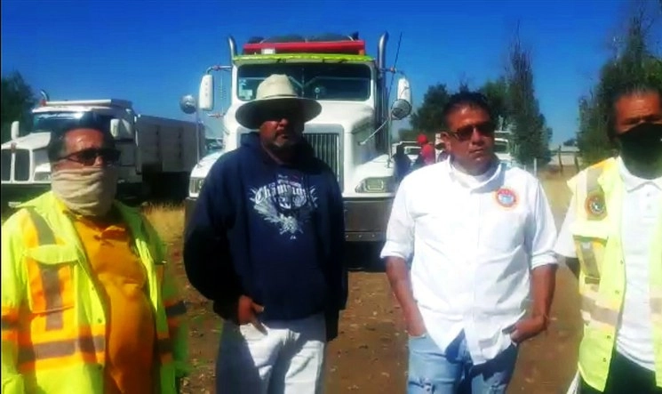 Los transportistas piden ser incluidos en las obras municipales. Foto Alfredo Valadez