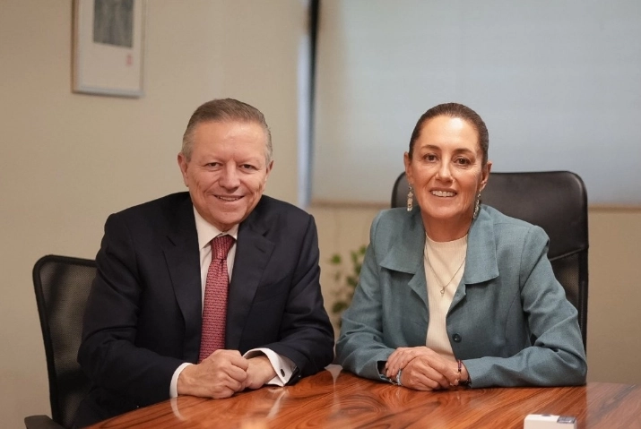 El ministro en retiro Arturo Zaldívar y la candidata de Sigamos haciendo historia, Claudia Sheinbaum, en una foto difundida en noviembre pasado en X @Claudiashein.
