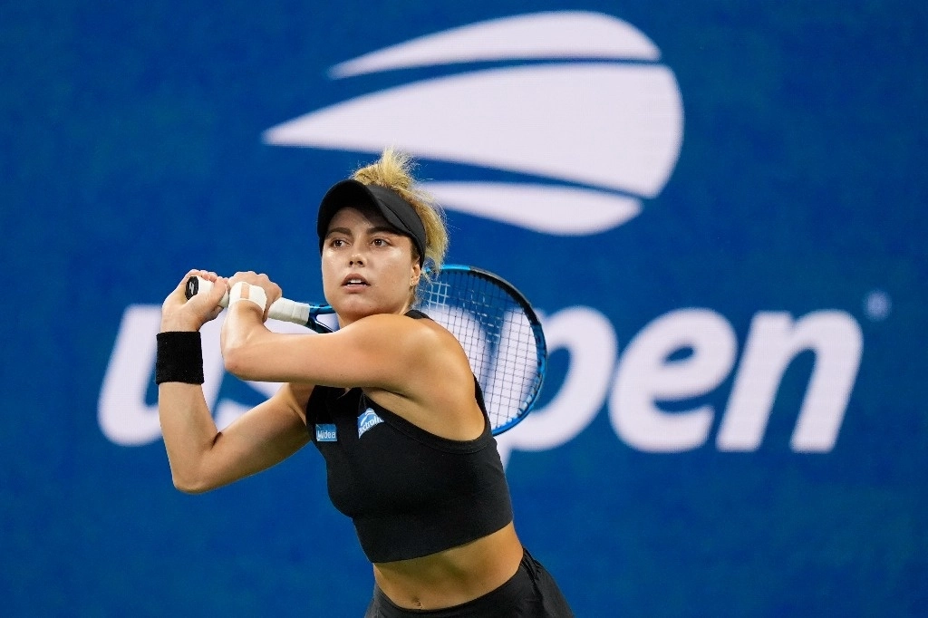 La mexicana Renata Zarazua le devuelve un tiro a la danesa Caroline Wozniacki durante un partido de segunda ronda del Abierto de Estados Unidos de tenis, el jueves 29 de agosto de 2024, en Nueva York. Foto Ap