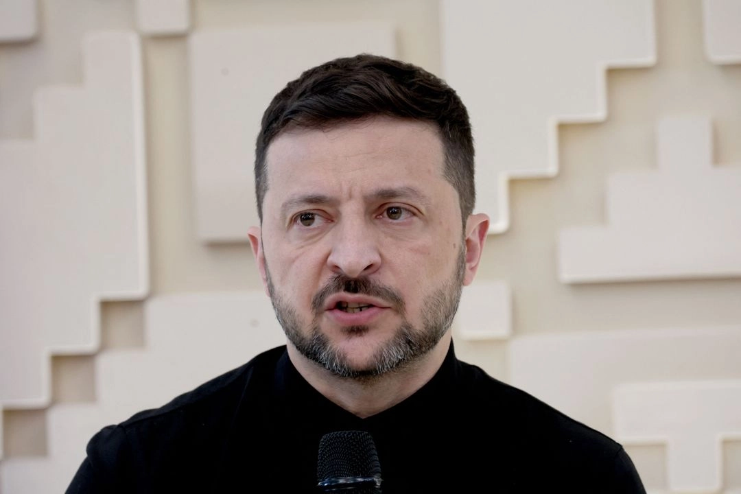 El presidente ucranio, Volodymir Zelensky, habla durante una conferencia de prensa en la embajada de Ucrania en Ankara, Turquía, el 15 de mayo de 2025. Foto 