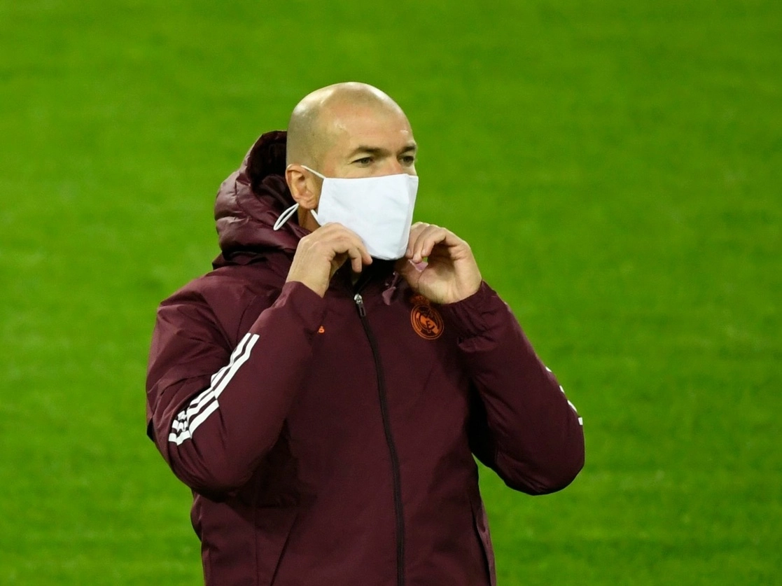 El entrenador del Real Madrid, Zinedine Zidane, dio positivo por coronavirus, informó el club de La Liga en un comunicado. Foto Afp / Archivo