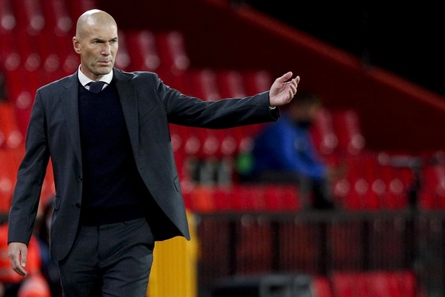 "No sé qué va a pasar, todo puede ocurrir", señaló el técnico del Real Madrid, Zinedine Zidane, sobre su futuro en el club, en la víspera de jugar ante el Athletic en la penúltima jornada de la Liga. Foto Ap
