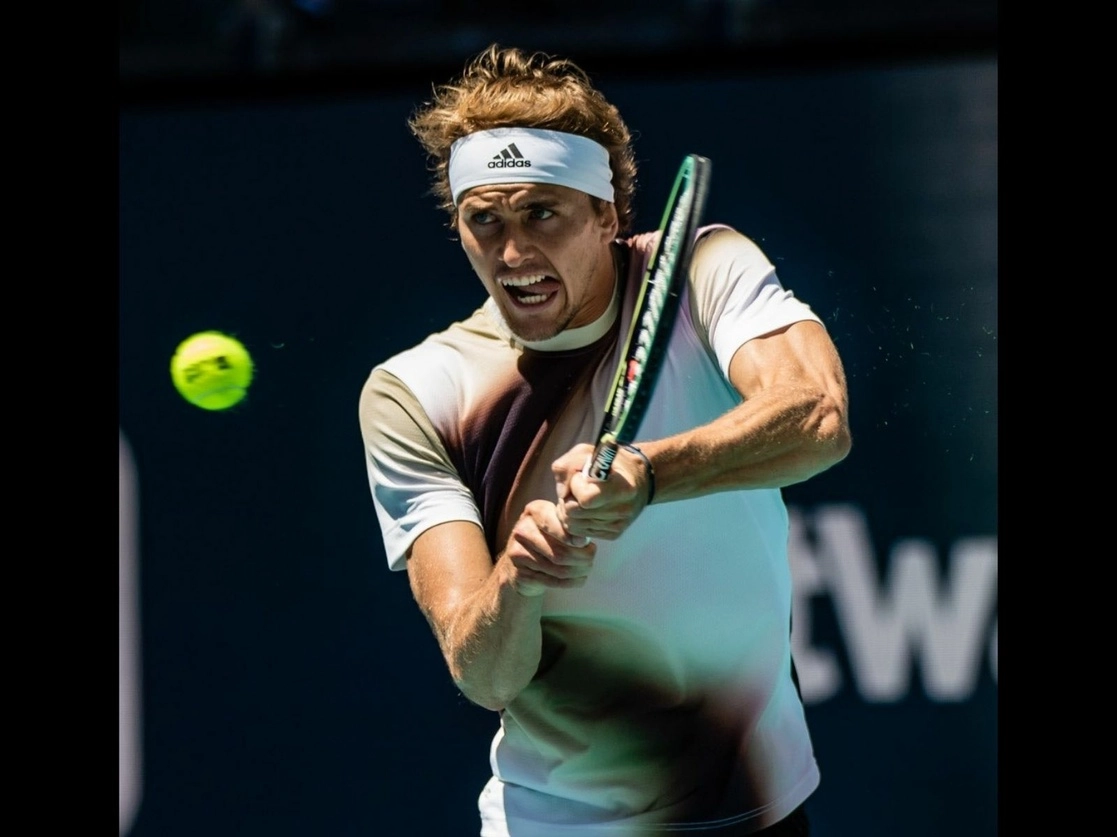 El alemán Alexander Zverev, segundo favorito, venció al australiano Thanasi Kokkinakis y avanzó este 29 de marzo de 2022 a cuartos de final del Masters 1000 de Miami. Foto tomada del Twitter de @MiamiOpen
