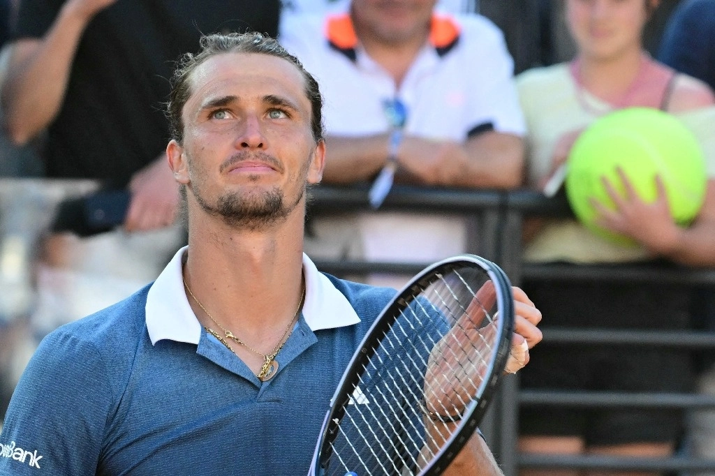 Alexander Zverev tras eliminar al chileno Alejandro Tabilo en semifinales del Masters 1000 de Roma, el 17 de mayo de 2024. Foto Afp