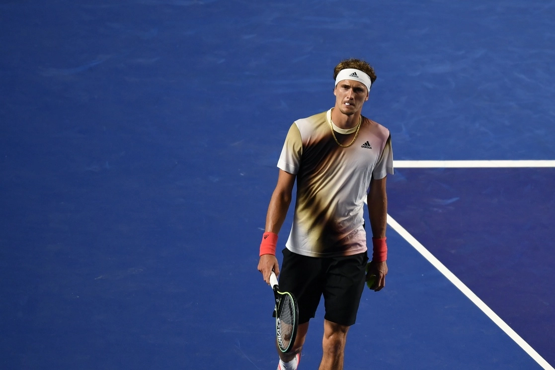 El alemán Alexander Zverev durante el partido de primera ronda ante el estadunidense Jenson Brooksby, en el Abierto Mexicano en Acapulco, el 22 de febrero de 2022. Foto Xinhua