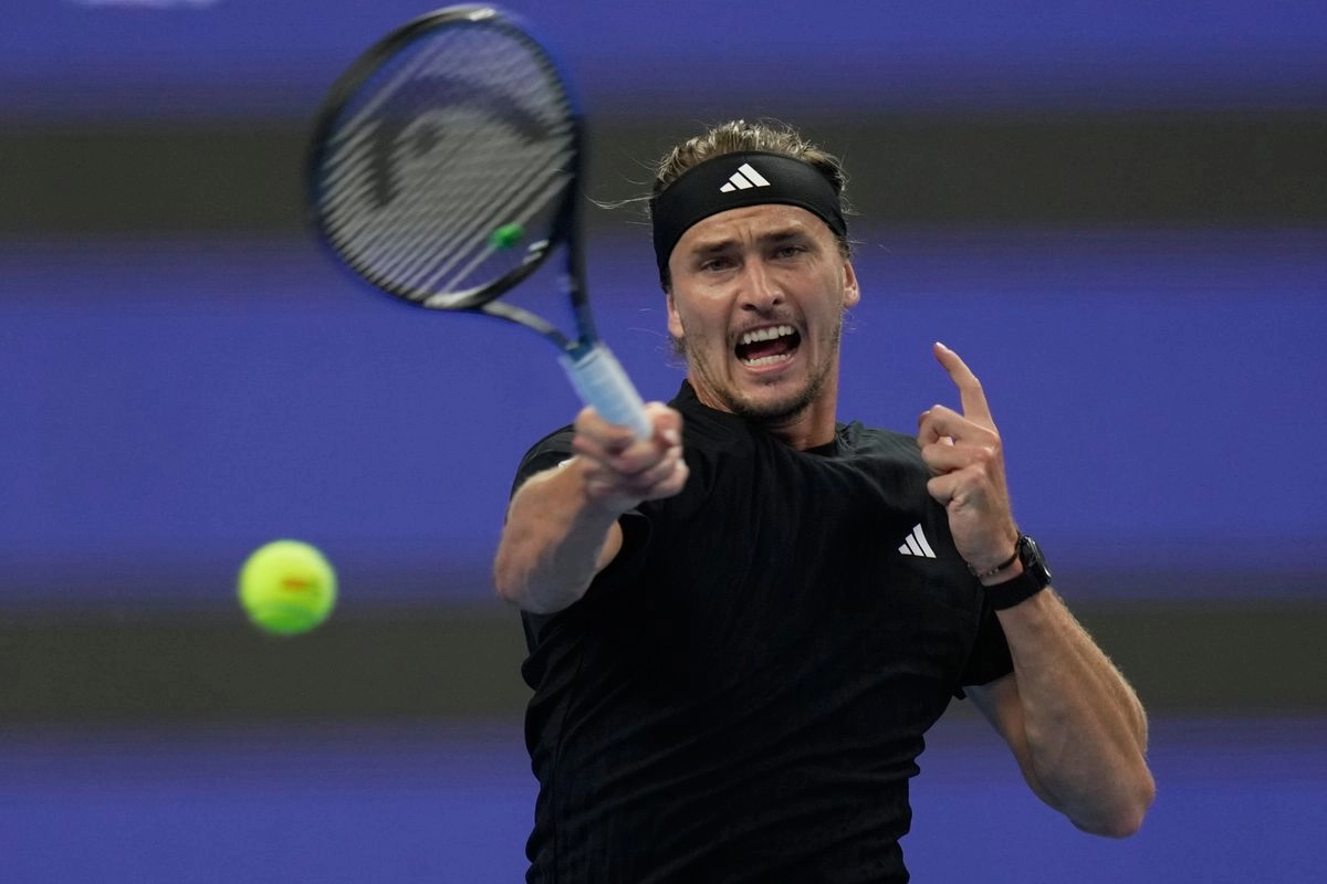El alemán Alexander Zverev durante un partido ante el ruso Daniil Medvedev en el Abierto de China, el 29 de septiembre de 2025. Foto 